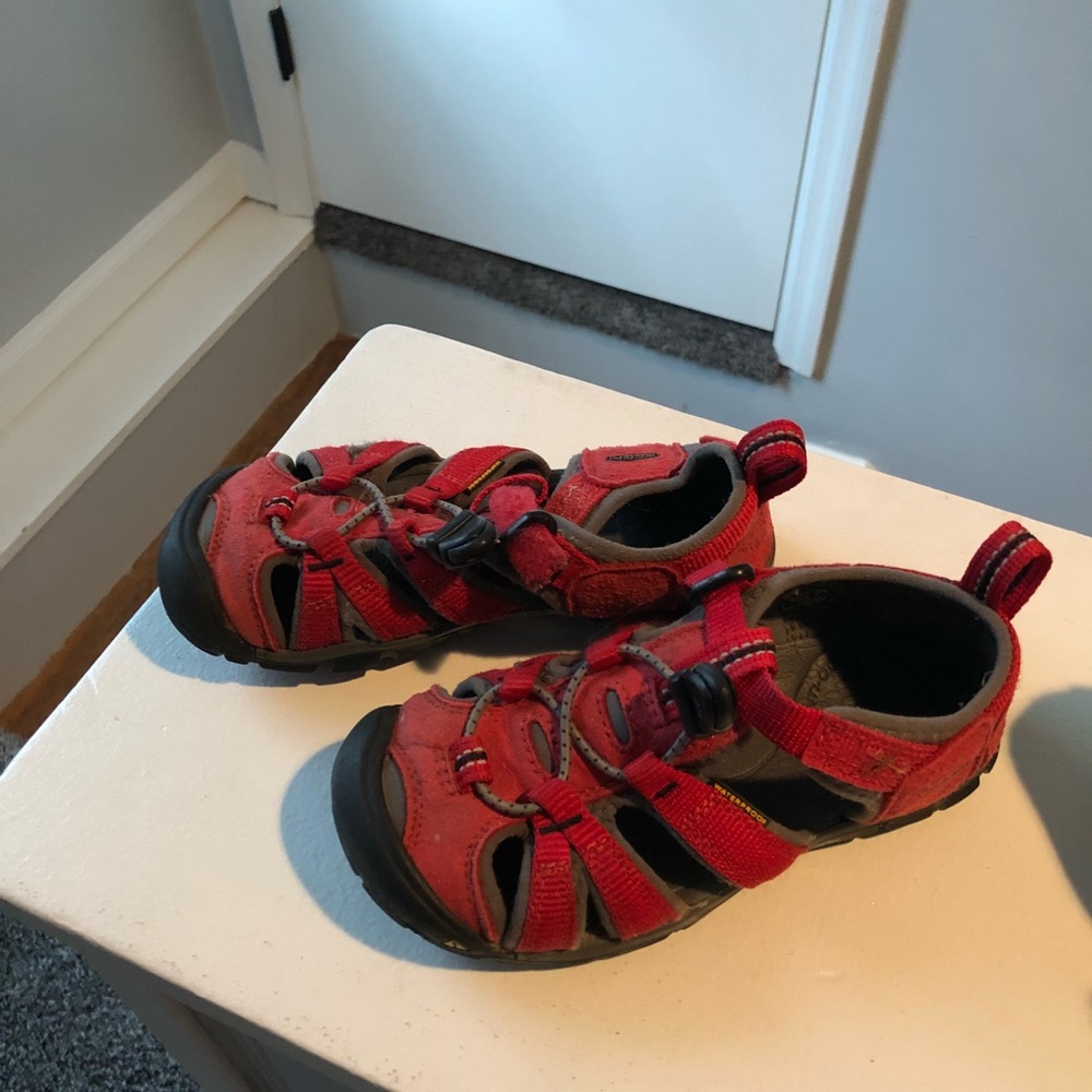 Kids Keen sandals